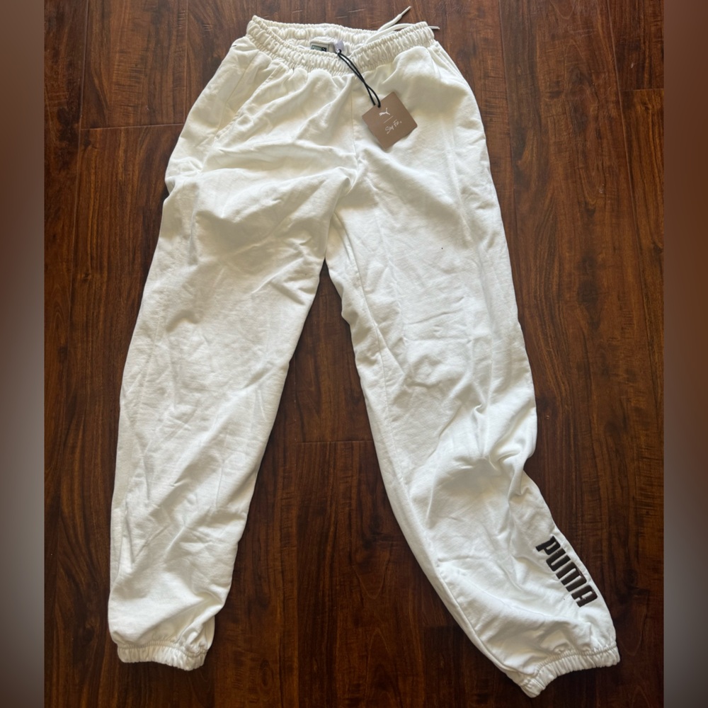 Puma jogger sweatpants in star white